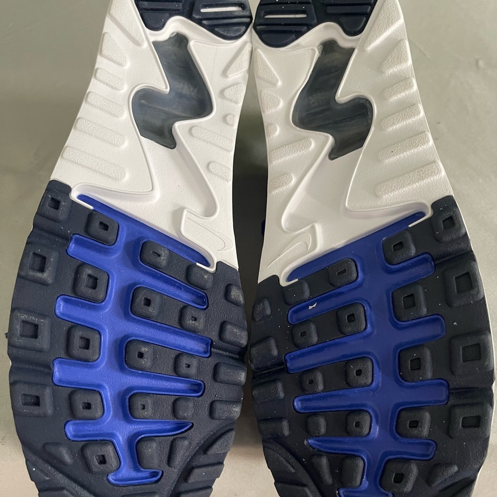 Sneakers - Picture 6 of 6